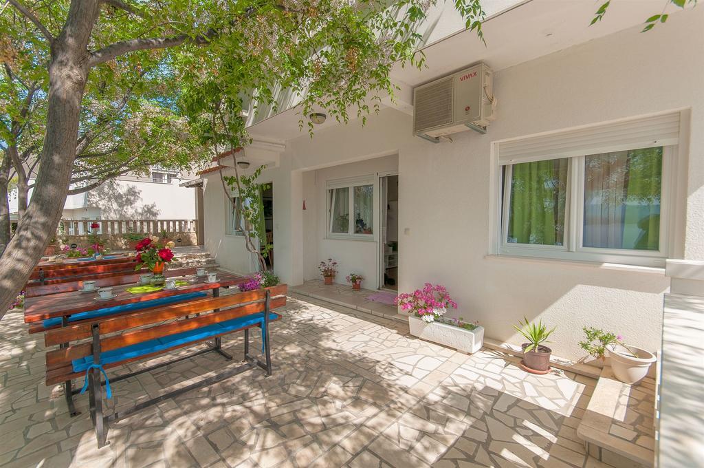 Apartments Zdenka Omiš Exterior foto